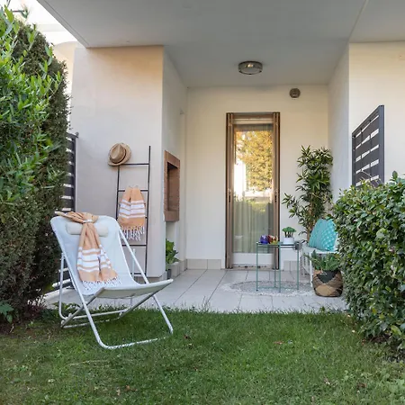 Lägenhet Villaggio Evanike